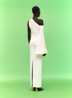 The Siara Dress In Cream 7 The Siara Dress In Cream -Paramount Dresses Store 02 19 SolaceLondon 30 029 v1