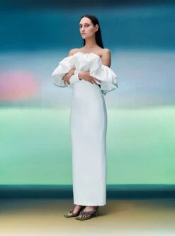 The Elson Maxi Dress In Cream -Paramount Dresses Store 05 04 SolaceLondon PF21 06 032 v1