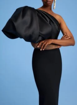 The Karli Maxi Dress In Black -Paramount Dresses Store 220718 SolaceLondon SS23 48 028 R1