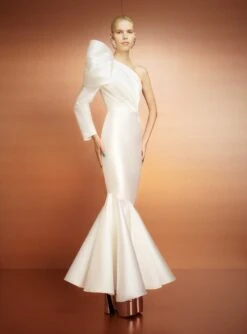 The Heyam Maxi Dress In Cream -Paramount Dresses Store 221021 SolaceLondon PF23 29 015 R1