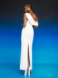 The Kara Dress In Cream -Paramount Dresses Store 230309 SolaceLondon RS23 55 104 R1 0de317c7 1302 47be b079 ee91eaa7569e