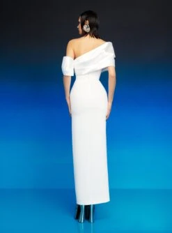 The Alexis Maxi Dress In Cream 11 The Alexis Maxi Dress In Cream -Paramount Dresses Store 230309 SolaceLondon RS23 58 262 R1